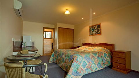 Little Desert Nature Lodge - Surfers Gold Coast 0