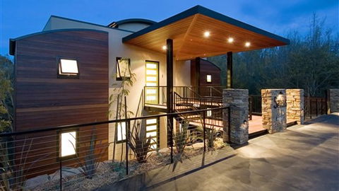 Saltus Luxury Accommodation - Surfers Gold Coast 0