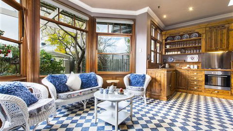 Avalon Guesthouse - Surfers Gold Coast 3