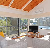 Barrakee Beach House - Anglesea - Surfers Gold Coast