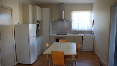 Ballarat Cottage On Park - Surfers Gold Coast 3