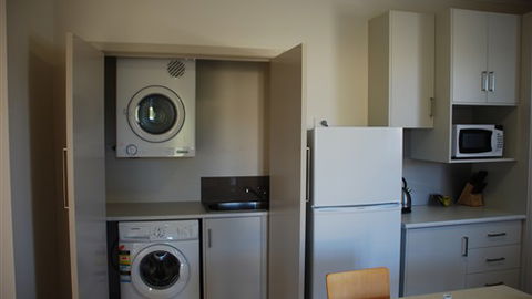 Ballarat Cottage On Park - Surfers Gold Coast 4