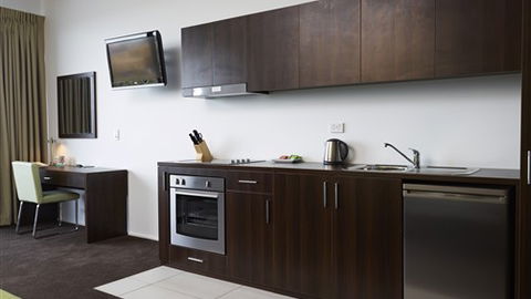 Mercure Melbourne Caroline Springs - Surfers Gold Coast 1