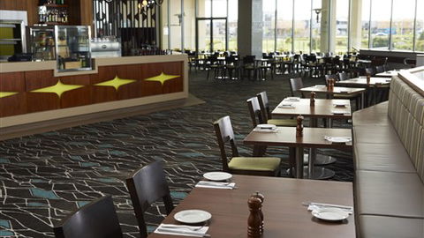 Mercure Melbourne Caroline Springs - Surfers Gold Coast 7
