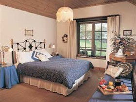 Adelaide Hills Country Cottages - Gum Tree Cottage - Surfers Gold Coast 2