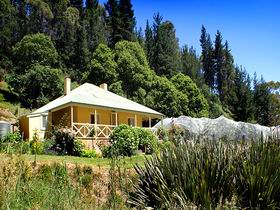Bishops Adelaide Hills - Willow Cottage - Surfers Gold Coast 0
