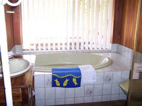 Botts Beach Retreat - Surfers Gold Coast 3