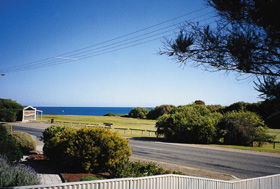 Botts Beach Retreat - Surfers Gold Coast 2