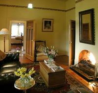 Buxton Manor - Garden and Loft Apartment - Surfers Gold Coast