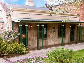 Chichester Gardens Cottage - Surfers Gold Coast 0