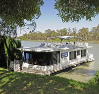 Boats and Bedzzz - The Murray Dream self-contained moored Houseboat - Surfers Gold Coast