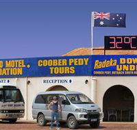 Radeka Downunder Underground Motel and Backpacker Inn - Surfers Gold Coast