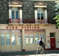 The Fire Station Inn - Fire Engine Suite - Surfers Gold Coast