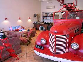 The Fire Station Inn - Fire Engine Suite - Surfers Gold Coast 1