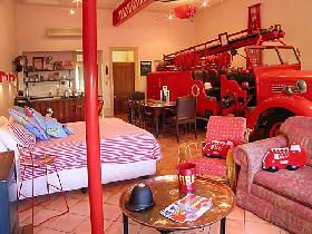 The Fire Station Inn - Fire Engine Suite - Surfers Gold Coast 2