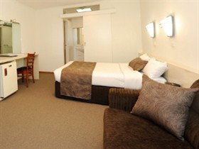 Barossa Vine Inn - Surfers Gold Coast 2