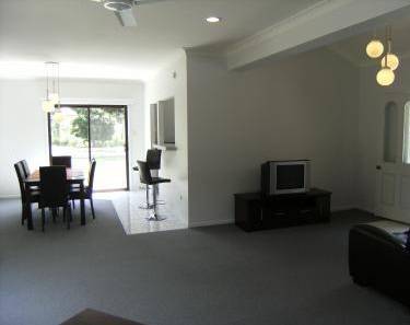 A Beach 'N Reef Motel - Surfers Gold Coast 0