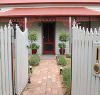 Airleigh Rose Cottage - Surfers Gold Coast