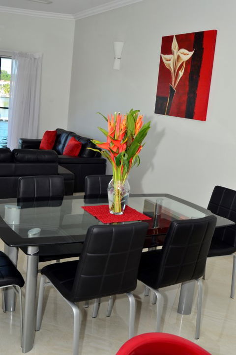 Apartment No 8 - Surfers Gold Coast 2