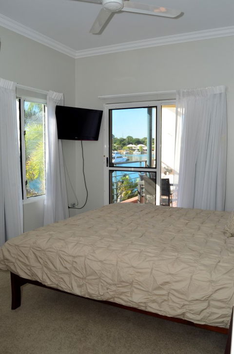 Apartment No 8 - Surfers Gold Coast 3