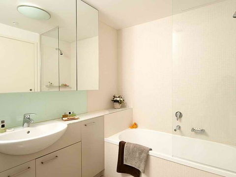 Apartments@Docklands - Surfers Gold Coast 2