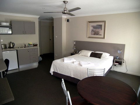 Aston Hill Motor Lodge - Surfers Gold Coast 0