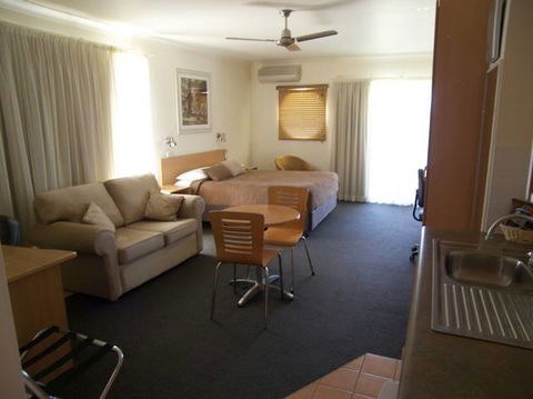 Aston Hill Motor Lodge - Surfers Gold Coast 3