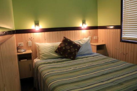Aussie Outback Oasis Cabin & Van Village - Surfers Gold Coast 0