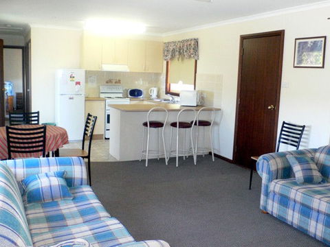 Back O' Bourke Accommodation - Surfers Gold Coast 0