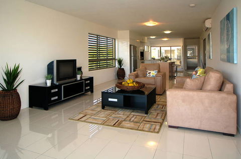 Beaches On Lammermoor Apartments - Surfers Gold Coast 3