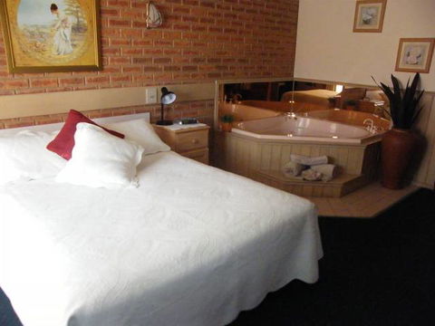 BEST WESTERN Colonial Motor Inn Bairnsdale - Surfers Gold Coast 2
