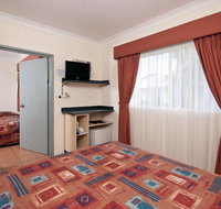 Cairns Queens Court - Surfers Gold Coast
