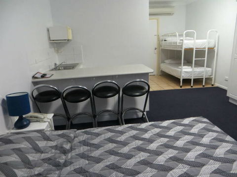 Charters Towers Heritage Lodge Motel - Surfers Gold Coast 6