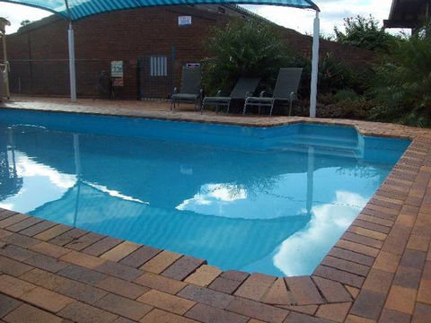 Cobar Motor Inn - Surfers Gold Coast 4