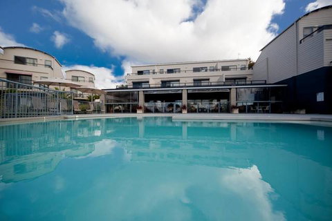 Corrigans Cove - Surfers Gold Coast 3