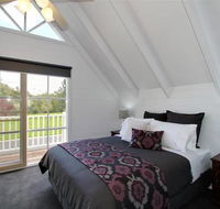 Creek Cottage Bed  Breakfast - Surfers Gold Coast