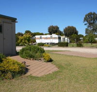Cummins Community Caravan Park - Surfers Gold Coast
