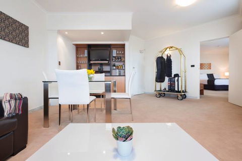 Diplomat Hotel - Surfers Gold Coast 0