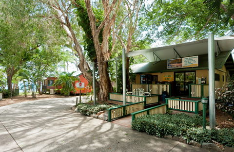 Ellis Beach Oceanfront Bungalows & Caravan Pk - Surfers Gold Coast 9