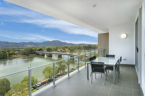 Empire Apartment Hotel - Surfers Gold Coast 0