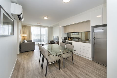Empire Apartment Hotel - Surfers Gold Coast 3