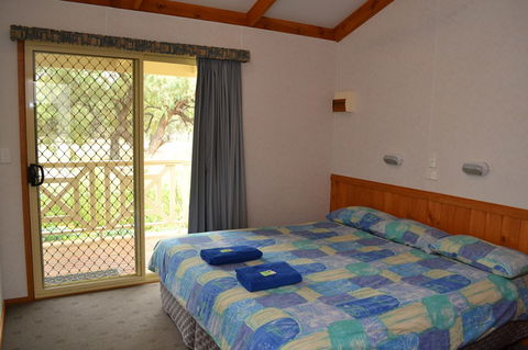 Euston Club Cabin Resort - Surfers Gold Coast 1
