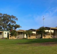 Euston Club Cabin Resort - Surfers Gold Coast