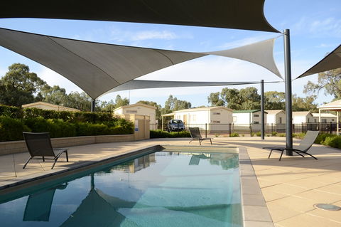 Euston Club Cabin Resort - Surfers Gold Coast 3