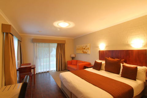 Euston Club Cabin Resort - Surfers Gold Coast 6