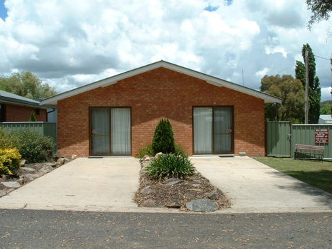Fossicker Caravan Park - Surfers Gold Coast 0
