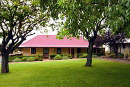 Goat Square Cottages - Surfers Gold Coast 5