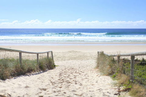 Golden Riviera Beach Resort - Surfers Gold Coast 0