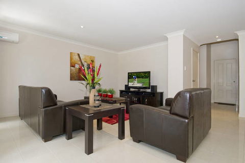 Hervey Bay Golf Villas - Surfers Gold Coast 1