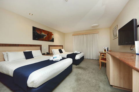Ibis Styles Canberra - Surfers Gold Coast 3